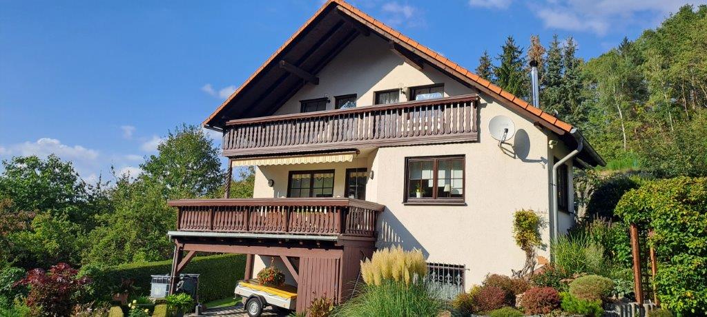 Einfamilienhaus zum Kauf 400.000 € 5 Zimmer 130 m²<br/>Wohnfläche 1.310 m²<br/>Grundstück Geraberger Weg 7 Elgersburg 98716