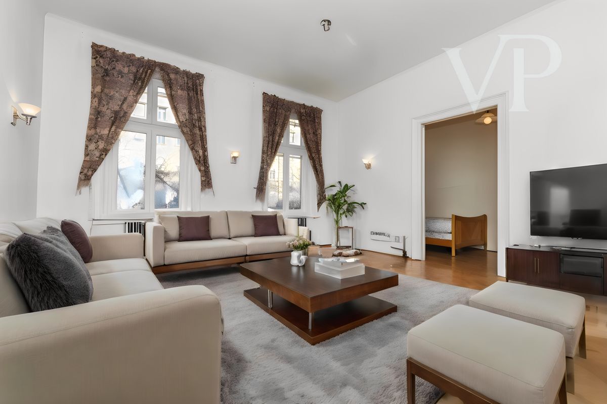 Apartment zum Kauf 305.000 $ 5 Zimmer 157 m²<br/>Wohnfläche Budapest 1073