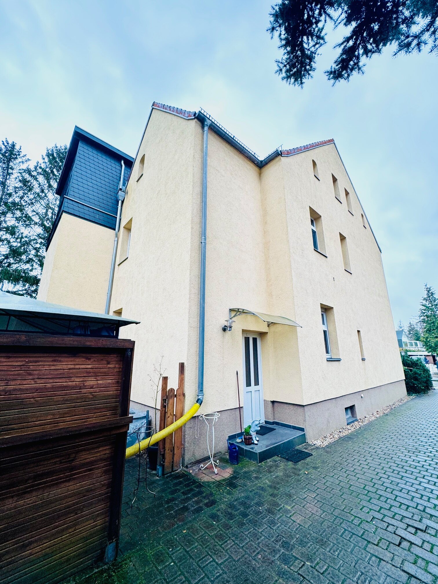 Mehrfamilienhaus zum Kauf als Kapitalanlage geeignet 739.000 € 10 Zimmer 270 m²<br/>Wohnfläche 960 m²<br/>Grundstück Biesdorf Berlin 12683