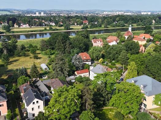 Haus zum Kauf 270.000 € 5 Zimmer 120 m² 1.294 m² Grundstück Hosterwitz/Pillnitz Dresden 01326