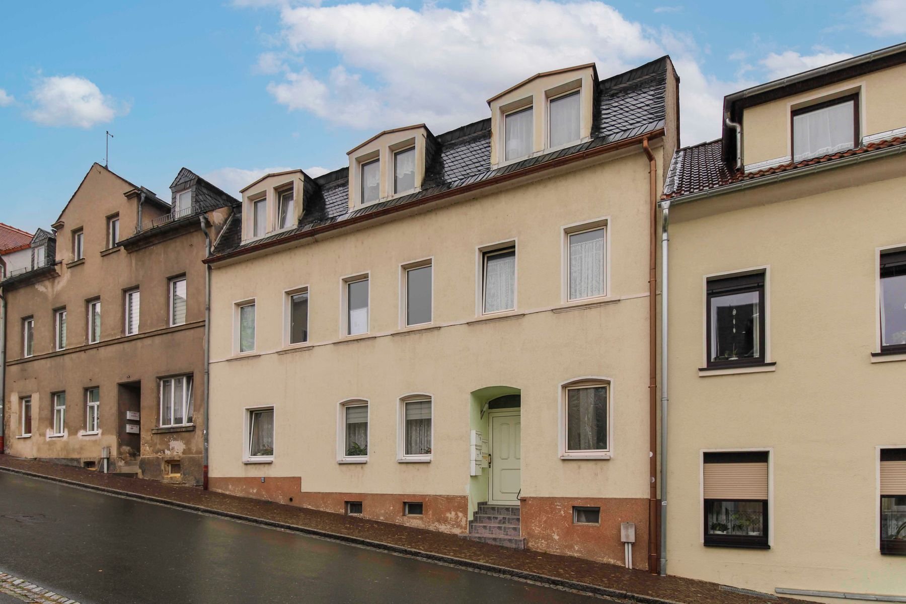 Mehrfamilienhaus zum Kauf als Kapitalanlage geeignet 169.000 € 13 Zimmer 275 m²<br/>Wohnfläche 520,1 m²<br/>Grundstück Nossen Nossen 01683