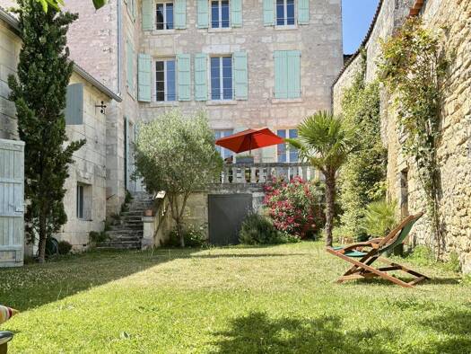 Haus zum Kauf 399.000 € 515 m² 494 m² Grundstück Châteauneuf-sur-Charente 16120