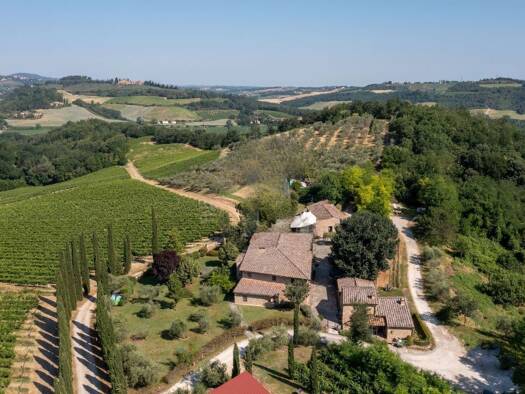 Bauernhaus zum Kauf 28 Zimmer 1.055 m² 200.000 m² Grundstück San Gimignano
