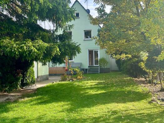 Einfamilienhaus zur Miete 1.350 € 6 Zimmer 110 m² frei ab 01.02.2026 Buir Kerpen 50170