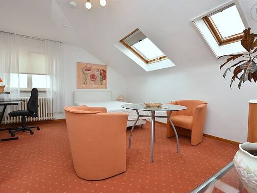 WG-Zimmer zur Miete Wohnen auf Zeit 720 € 20 m² 1. Geschoss frei ab sofort Feuerbach Stuttgart 70469