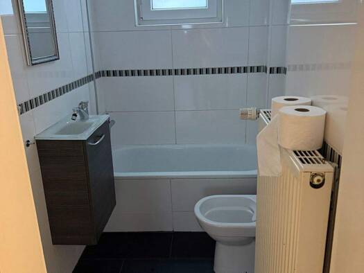 Einfamilienhaus zur Miete 1.900 € 4 Zimmer 100 m² 1.000 m² Grundstück frei ab sofort Eddersheimer Straße Flörsheim 65439