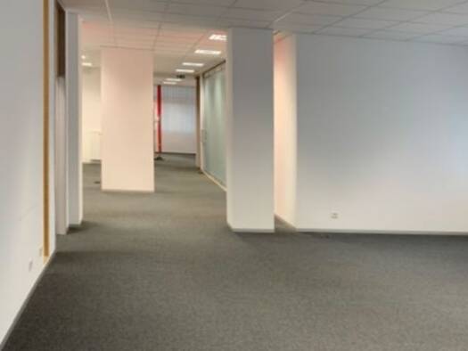 Bürofläche zur Miete 3.715 € 6 Zimmer 243 m² Bürofläche Ostenviertel Regensburg 93055