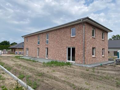 Doppelhaushälfte zur Miete - Erstbezug 1.690 € 4 Zimmer 128 m² 300 m² Grundstück frei ab 01.09.2025 Nienkamp 5 Struvenhütten 24643