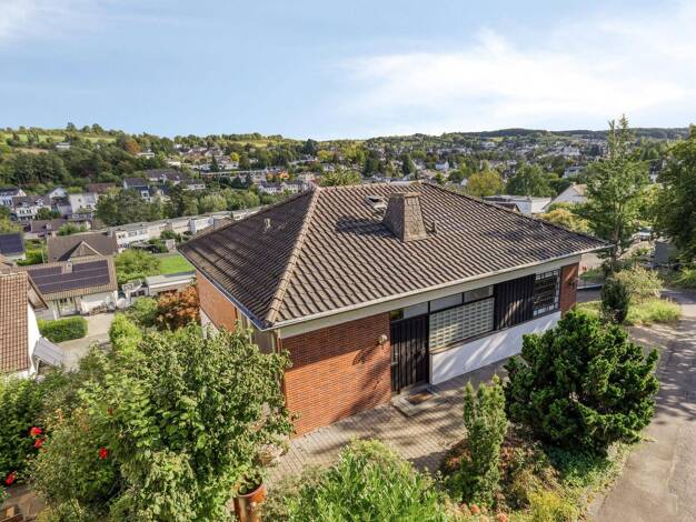 Mehrfamilienhaus zum Kauf provisionsfrei 450.000 € 6 Zimmer 206 m² 736 m² Grundstück Niederbachem Wachtberg 53343