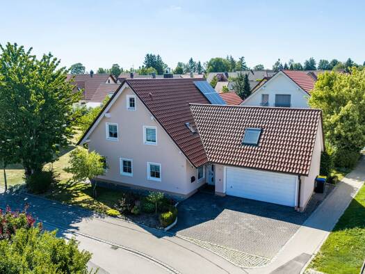 Einfamilienhaus zum Kauf 720.000 € 6 Zimmer 196 m² 685 m² Grundstück Langerringen Langerringen 86853