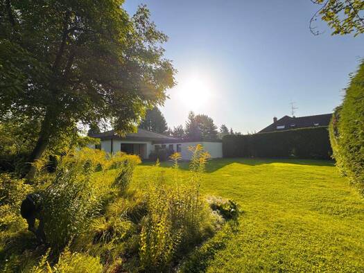 Bungalow zum Kauf 1.550.000 € 10 Zimmer 365 m² 1.675 m² Grundstück frei ab sofort Oberfürberg Fürth 90768