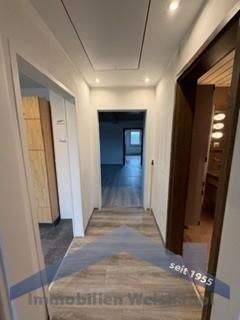 Immobilie in Tittling - Tittling sehr gepfegtes Einfamilienhaus mit Balkon und Garten - Bild 2