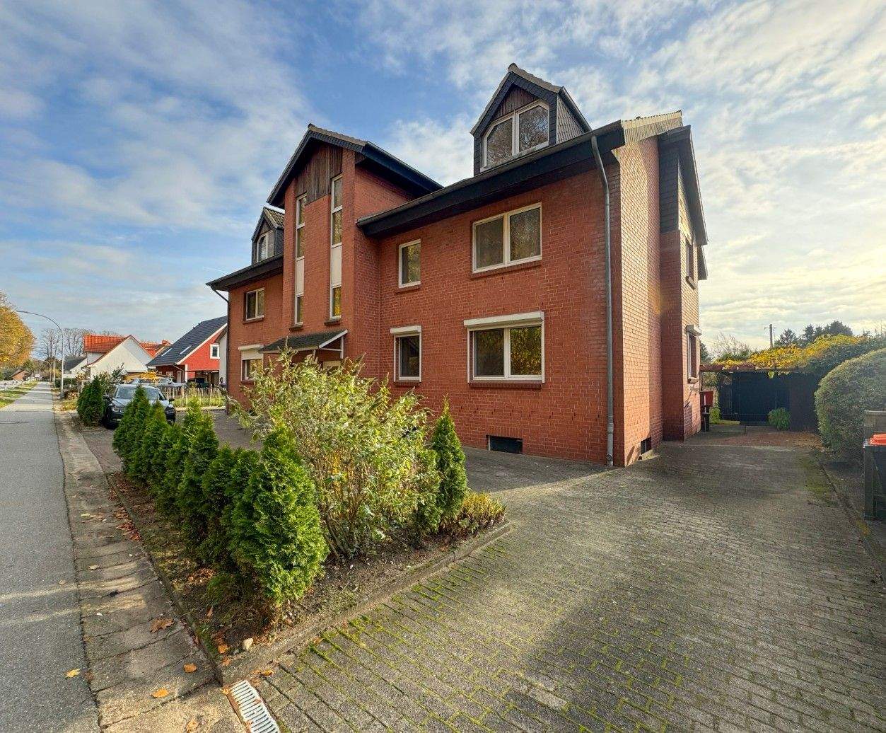 Immobilie in Bad Bramstedt - Exklusive Erdgeschosswohnung mit Wintergarten, großem  Garten, 3,5 Zimmern und privatem Zugang – Ihr perfektes 104-m²-Wohlfühlzuhause in Bad Bramstedt - Bild 1