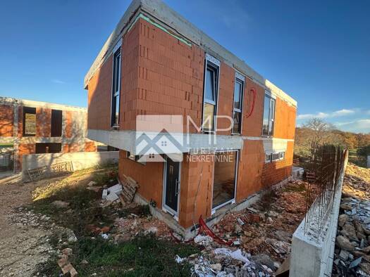Einfamilienhaus zum Kauf 270.000 € 4 Zimmer 500 m² Grundstück Ližnjan 52204