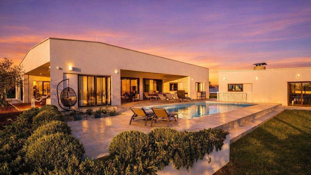 Villa zum Kauf 1.550.000 € 5 Zimmer 275,7 m² 2.850 m² Grundstück Smokovic 23222