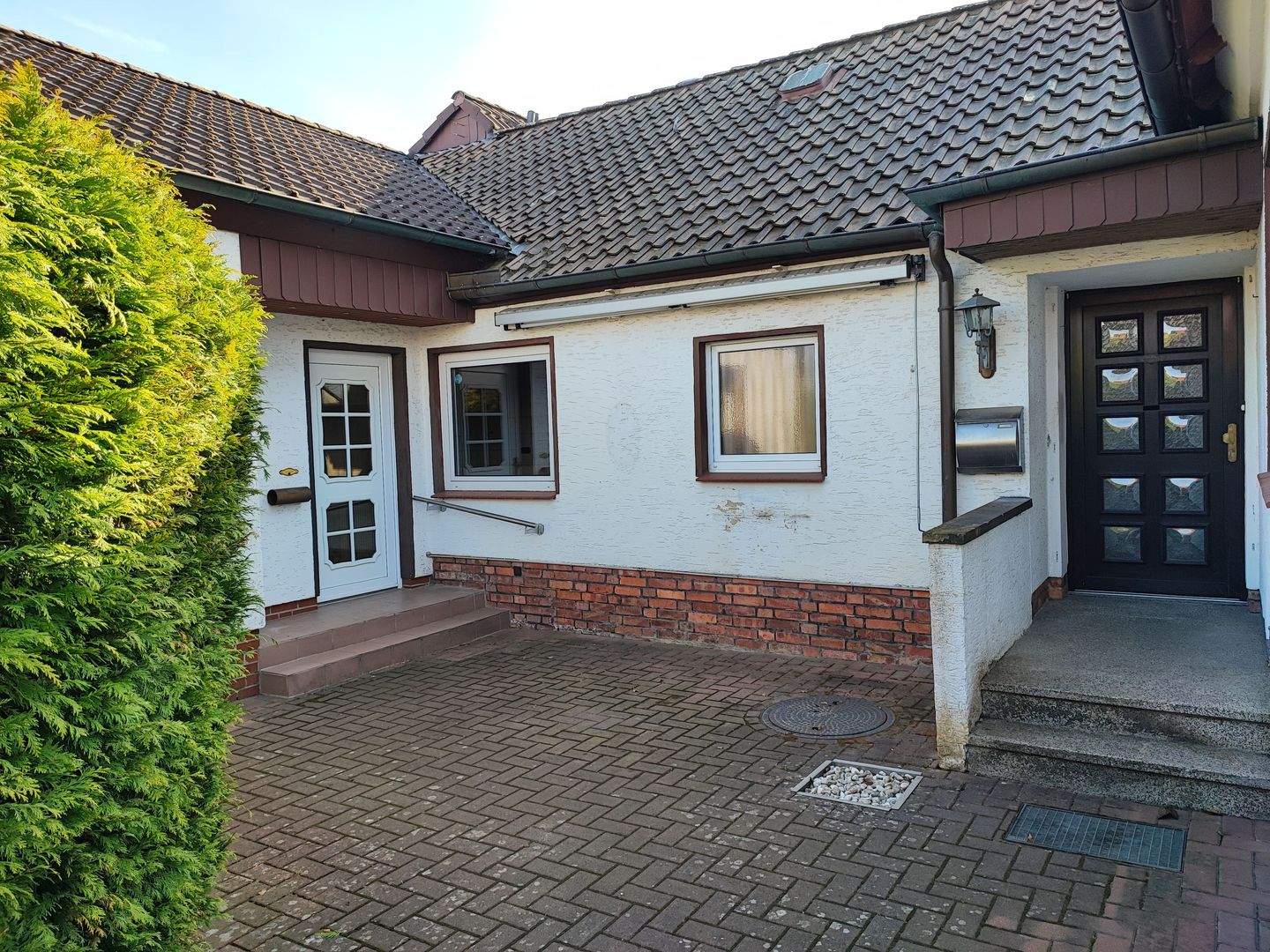 Immobilie in Wunstorf - Geräumige Doppelhaushälfte mit Anbau zur Renovierung in Wunstorf - Bild 0