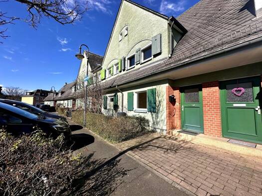 Reihenmittelhaus zum Kauf 350.000 € 5 Zimmer 117,9 m² 277 m² Grundstück Nied Frankfurt am Main 65934