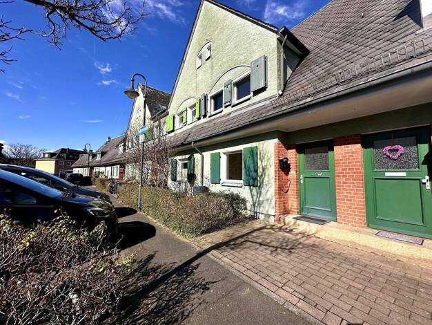 Reihenmittelhaus zum Kauf 350.000 € 5 Zimmer 117,9 m² 277 m² Grundstück Nied Frankfurt am Main 65934