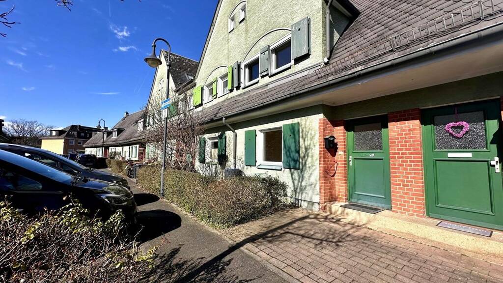 Reihenmittelhaus zum Kauf 350.000 € 5 Zimmer 117,9 m² 277 m² Grundstück Nied Frankfurt am Main 65934