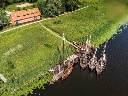 Einfamilienhaus zum Kauf 450.000 € 13 Zimmer 316 m² 6.000 m² Grundstück Minija 99360