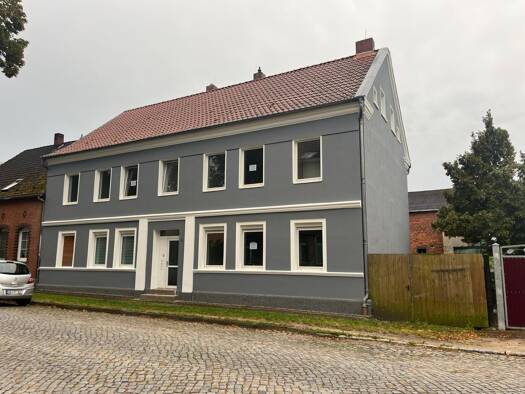 Wohnung zur Miete 325 € 2 Zimmer 50 m² frei ab sofort Stendaler Straße Arneburg 39596
