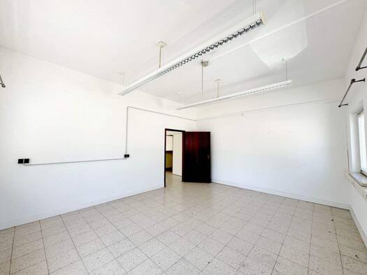 Bürofläche zur Miete provisionsfrei 350 € 3 Zimmer 100 m² Bürofläche Porschestraße 12 Waldkraiburg Waldkraiburg 84478