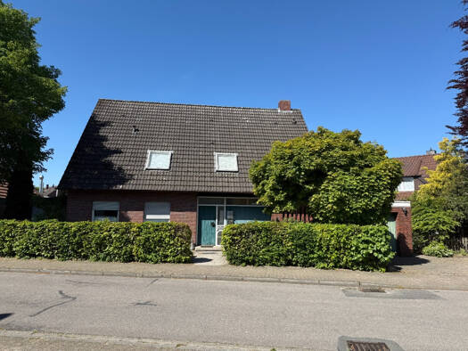 Mehrfamilienhaus zum Kauf 379.000 € 6 Zimmer 211 m² 1.000 m² Grundstück Neuenburg Zetel 26340