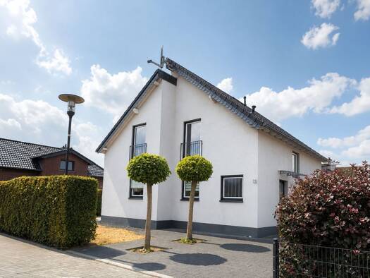Einfamilienhaus zum Kauf 349.500 € 6 Zimmer 129,9 m² 306 m² Grundstück Waldenrath Heinsberg 52525