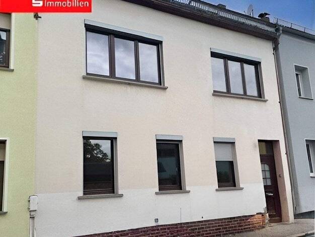 Reihenmittelhaus zum Kauf 59.500 € 5 Zimmer 159 m² 305 m² Grundstück Zeulenroda Zeulenroda-Triebes 07937