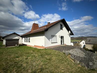 Einfamilienhaus zur Miete 1.350 € 7 Zimmer 235 m² 882 m² Grundstück Ewighausen 56244