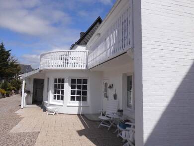 Haus zum Kauf 895.000 € 10 Zimmer 420 m² 1.330 m² Grundstück Sankt Peter-Ording 25826