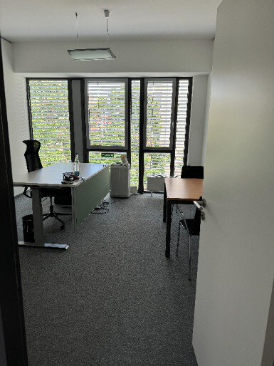 Bürofläche zur Miete provisionsfrei 450 € 18 m²<br/>Bürofläche Kreuznacher Straße Kurpark Stuttgart 70372