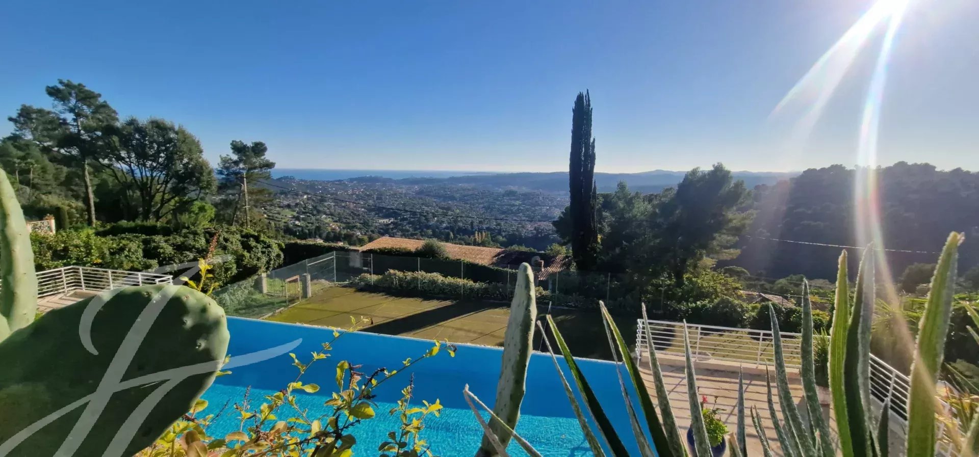 Einfamilienhaus zum Kauf provisionsfrei 2.390.000 € 10 Zimmer 302 m²<br/>Wohnfläche 3.133 m²<br/>Grundstück Saint-Paul-de-Vence 06570