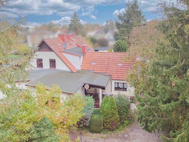 Doppelhaushälfte zum Kauf 165.000 € 7 Zimmer 183,1 m² 1.599,1 m² Grundstück Schulstraße 19 Züssow Züssow 17495