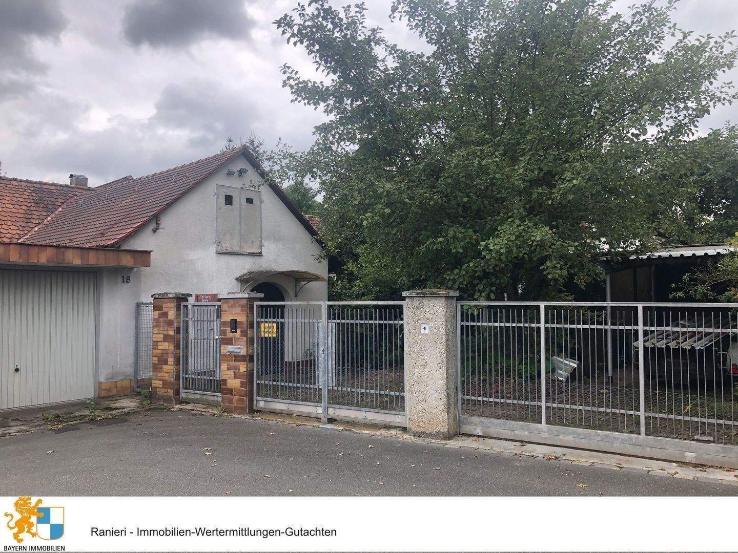 Immobilie in Oberasbach - Renovierungsbedürftiges Wohnhaus mit Nebengebäude in sehr guter Lage von Oberasbach - Bild 3