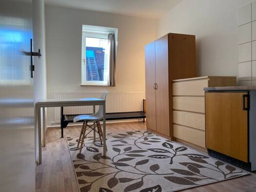 Wohnung zur Miete 330 € 1 Zimmer 14,5 m² Geschoss 3/4 frei ab sofort Florianstr. 7 Ost Stuttgart 70188