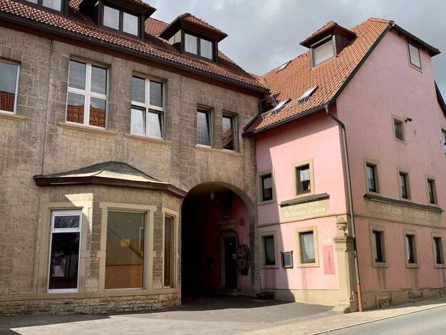 Hotel zur Miete provisionsfrei 13.500 € 34 Zimmer 200 m² Gastrofläche 2.500 m² Grundstück Würzburger Str. 19 Bergtheim 9741