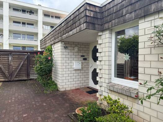Bungalow zum Kauf 250.000 € 4 Zimmer 113,9 m² 266 m² Grundstück Bad Driburg Bad Driburg 33014