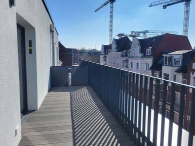Wohnung zur Miete 1.700 € 3 Zimmer 104,8 m² Dachgeschoss, 5. Geschoss frei ab sofort Heischstr. 1 Gaarden - Süd / Kronsburg Bezirk 4 Kiel 24143