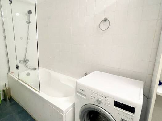Studio zur Miete 600 € 1,5 Zimmer 32 m² frei ab sofort Burbach Saarbrücken 66115