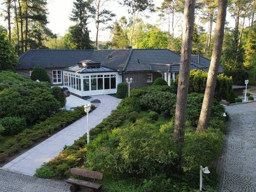 Villa zum Kauf provisionsfrei 5.900.000 € 11 Zimmer 664 m² 22.447 m² Grundstück frei ab sofort Asendorf 21271