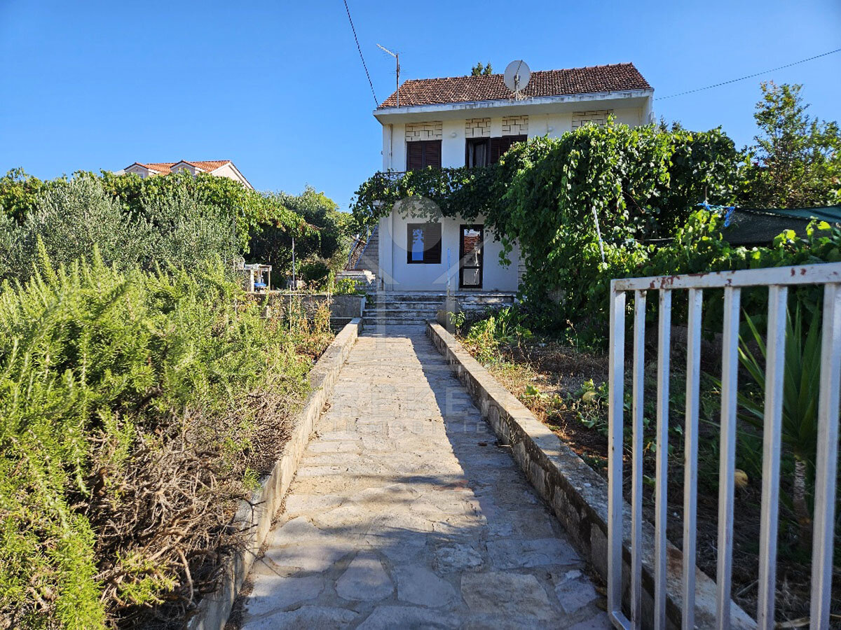 Haus zum Kauf 390.000 € 5 Zimmer 200 m²<br/>Wohnfläche 790 m²<br/>Grundstück Hvar 21450