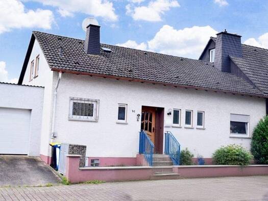 Einfamilienhaus zum Kauf provisionsfrei 137.600 € 4 Zimmer 122 m² 434 m² Grundstück Strinz-Trinitatis Hünstetten 65510
