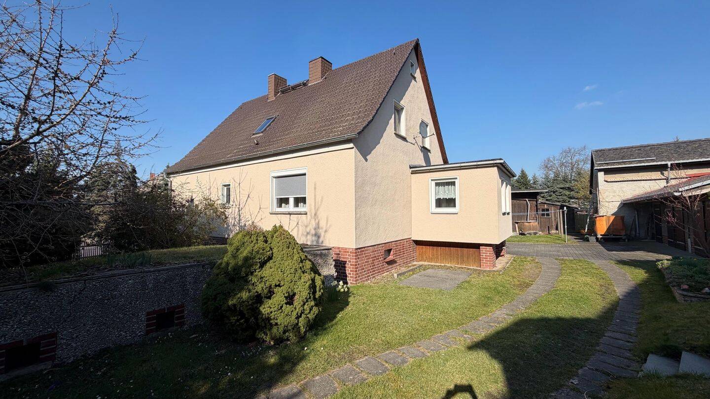 Immobilie in Bad Lausick - Charmantes Einfamilienhaus mit großem Grundstück und viel Entwicklungspotenzial in Bad Lausick - Bild 2