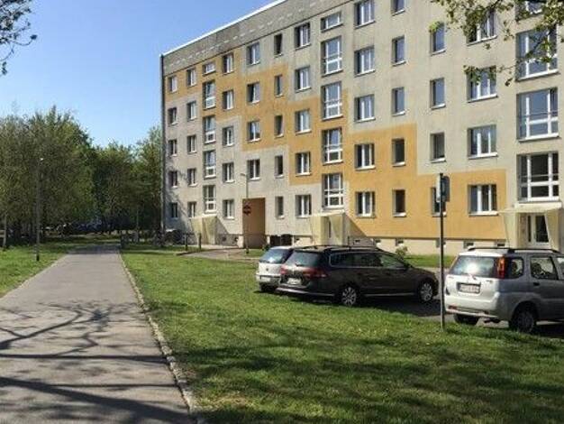 Wohnung zur Miete 526 € 2 Zimmer 65,8 m² 4. Geschoss frei ab 11.08.2026 Niederseidewitzer Weg 10 Leuben Ortsamtsbereich Leuben 01257
