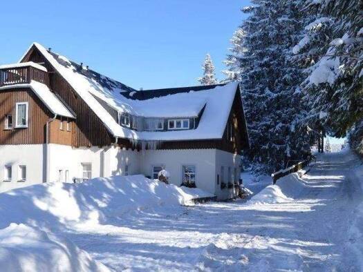 Hotel zur Miete provisionsfrei 3.000 € 15 Zimmer 100 m² Gastrofläche 5.070 m² Grundstück Bärenfels Altenberg 01773