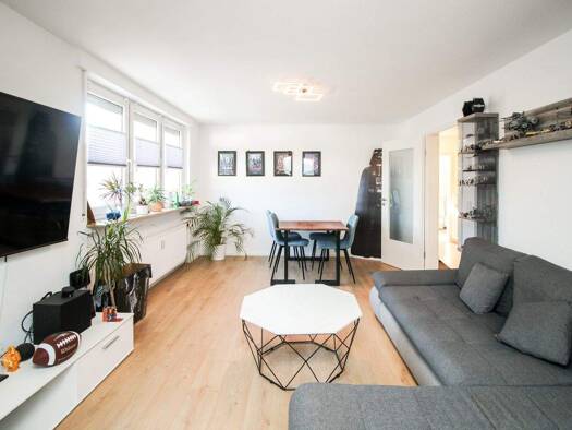 Wohnung zum Kauf 148.000 € 2 Zimmer 61 m² 3. Geschoss frei ab 01.01.2026 Aistaig Oberndorf 78727