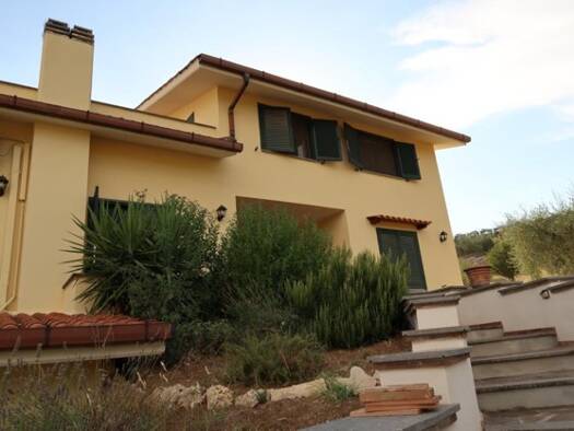 Einfamilienhaus zum Kauf 475.000 € 10 Zimmer 450 m² 10.000 m² Grundstück Fiano Romano 00065