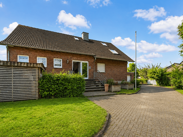 Einfamilienhaus zum Kauf 299.000 € 7 Zimmer 170 m² 1.280 m² Grundstück frei ab sofort Mönninghausen Geseke 59590