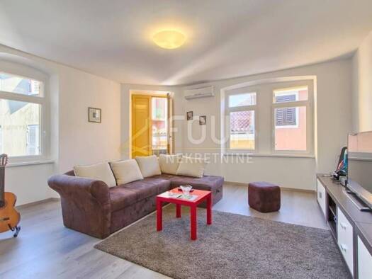 Wohnung zur Miete 2.500 € 4 Zimmer 91 m² Centar, Pula Pula
